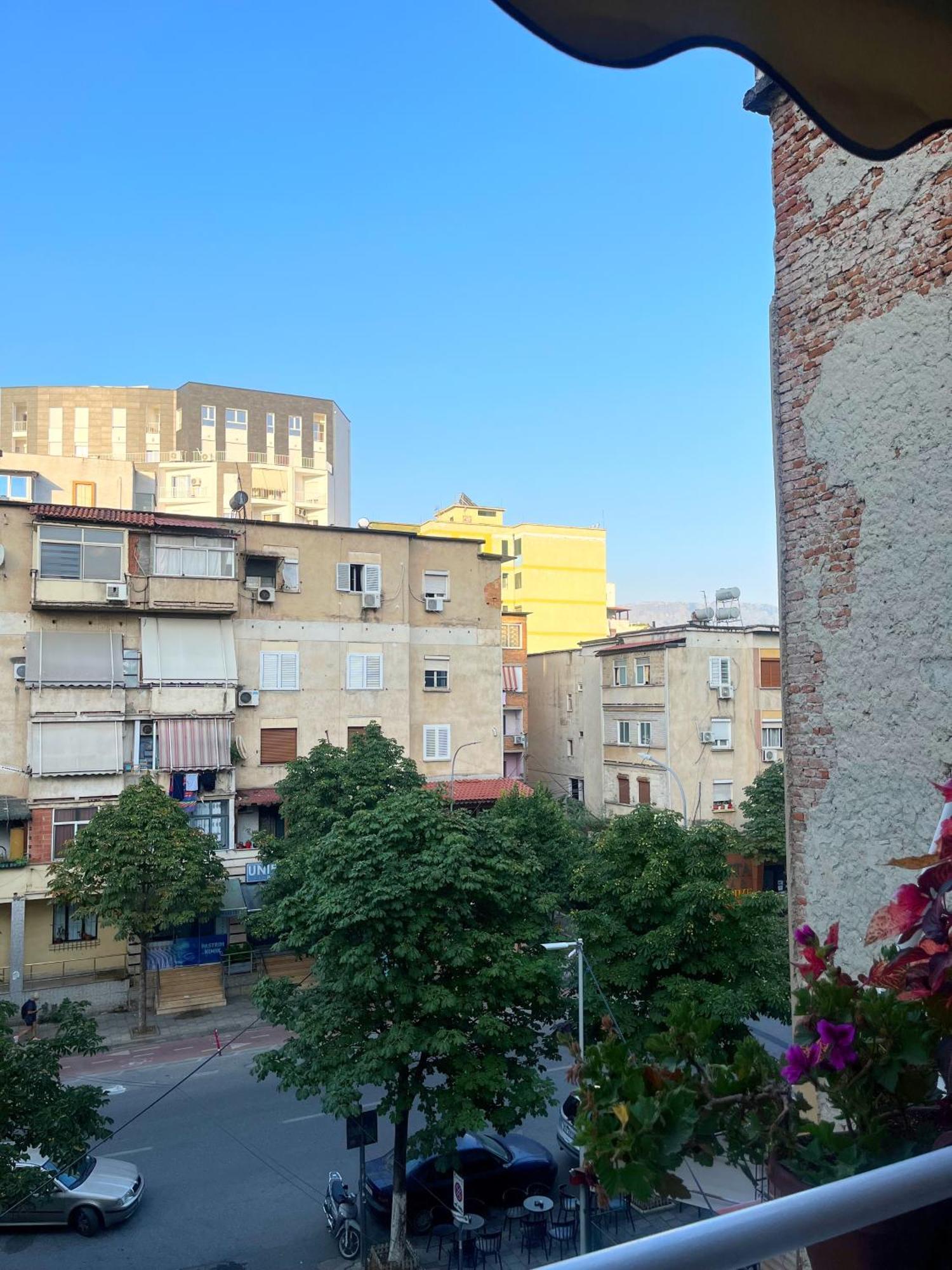Vibrant & Central Tirana Oasis Luaran gambar